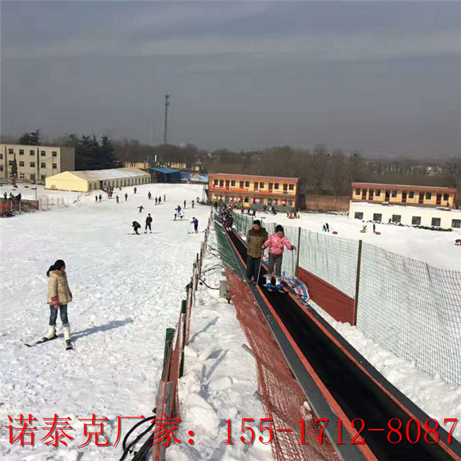 景區(qū)實(shí)用載客飛天云梯輸送帶 安裝雪地魔毯自帶融雪系統(tǒng)
